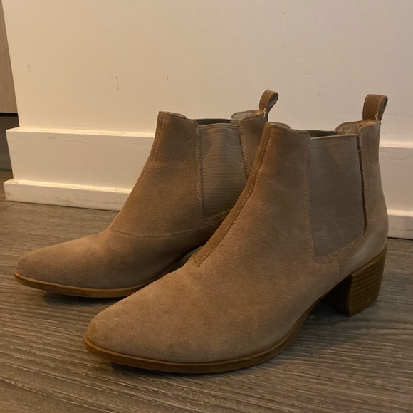 VAGABOND Suede Chelsea Boot - Picture 2 of 5